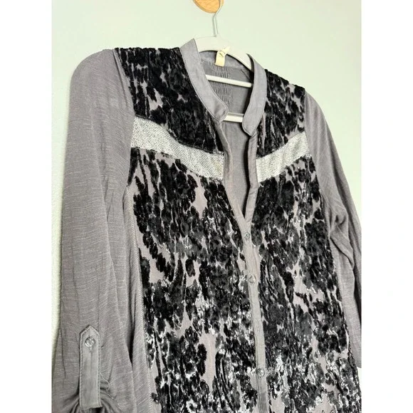 Anthropologie Tiny Kitsalano velvet & silk blend burnout blouse button down - Picture 7 of 13